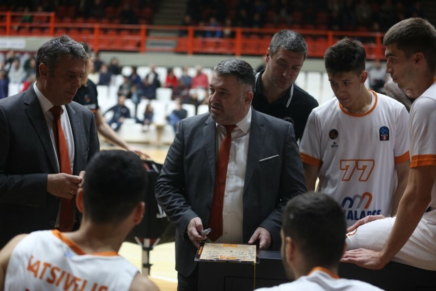 Γιατράς: ''Στόχος μας να παίζουν τα νεαρά παιδιά και τώρα, η οκτάδα!''