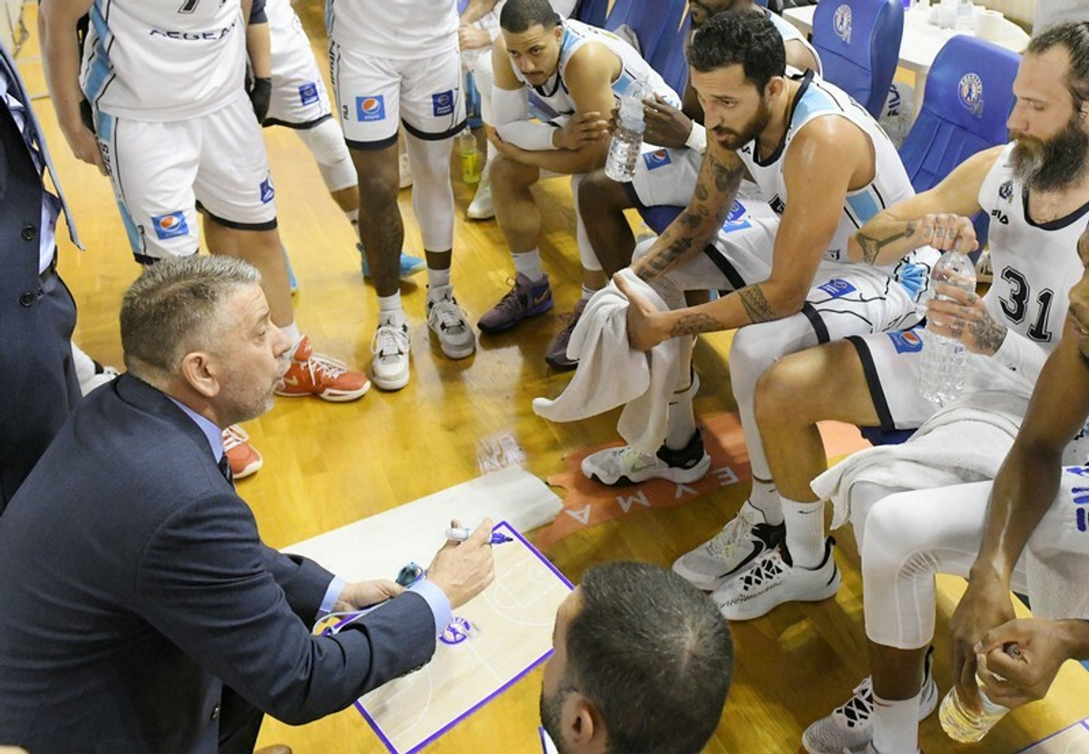 Παπαθεοδώρου: &quot;Οι παίκτες ξεπέρασαν τους εαυτούς τους&quot; (vid)