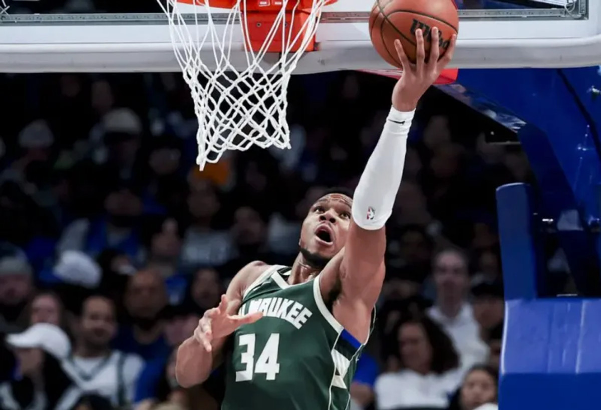 Με Γιάννη-Λίλαρντ οι Μπακς 132-117 στο Ντάλας (vid)