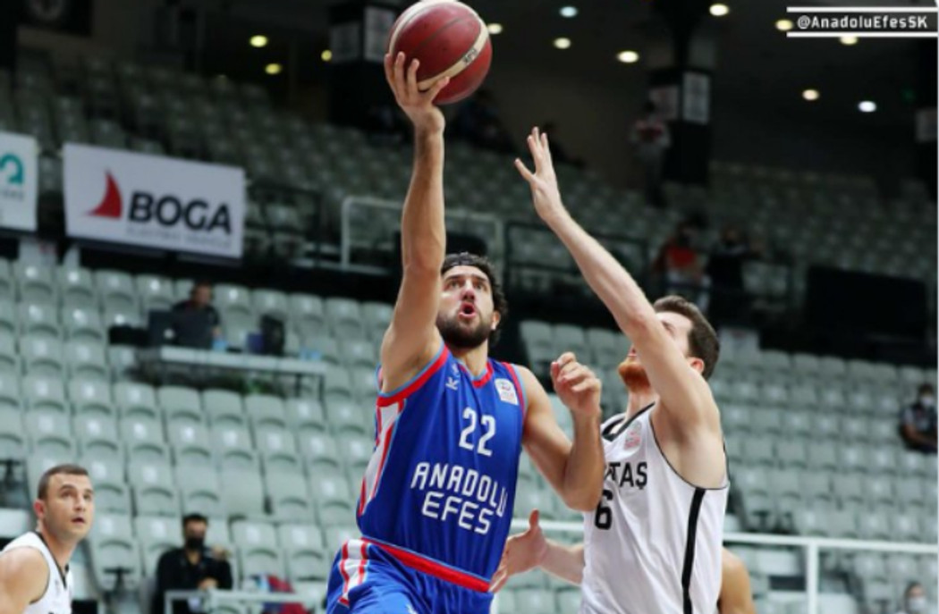 Νίκη για την Εφές πριν από τον Ολυμπιακό, 81-74 την Μπεσίκτας