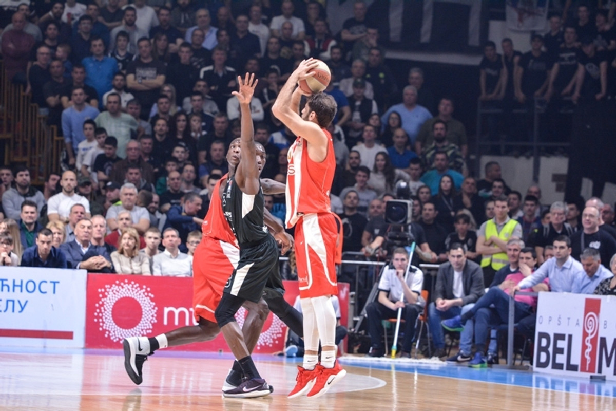 Η Παρτιζάν 70-67 και 1-1 με Ερυθρό Αστέρα που είχε πρώτο σκόρερ τον Περπέρογλου