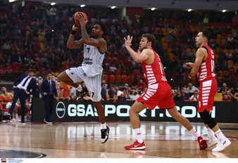 Ολυμπιακός-Βαλένθια 82-83: Ο Τζόουνς του πήρε &quot;την μπουκιά από το στόμα&quot;