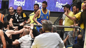 Μακάμπι-Βίρτους 111-80: Ρεσιτάλ από τους Ισραηλινούς, με νεύρα του Σενγκέλια (vid)