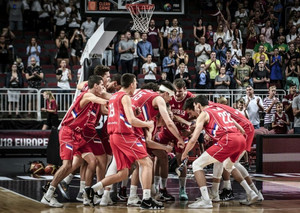 Άξια Πρωταθλήτρια Ευρώπης U18 η Σερβία, &quot;πάγωσε&quot; (90-99) τη Λετονία