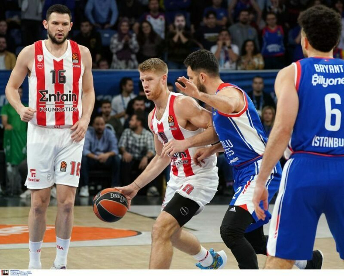 Εφές-Ολυμπιακός: Η απίστευτη τάπα του Γουόκαπ και η απόσυρση της φανέλας του Σιμόν (vids)