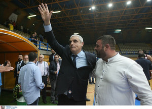 Το &quot;ευχαριστούμε Αργύρη&quot; του Περιστερίου στον Πεδουλάκη