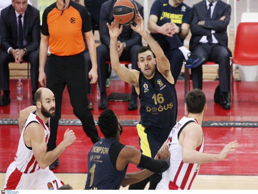 Ρεκόρ καριέρας ο Σλούκας αλλά έχασε η Φενέρ