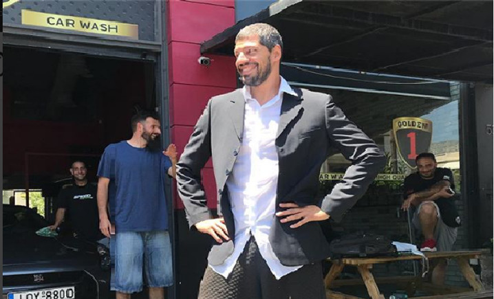 Κοστουμάκι ΛεΜπρόν Τζέιμς λάνσαρε κι ο Λάζαρος Παπαδόπουλος!