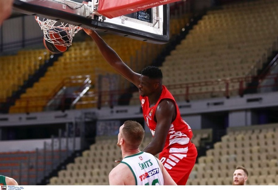 EuroLeague: Γουόκαπ και Φαλ στο Top-10 της 2ης αγωνιστικής (video)