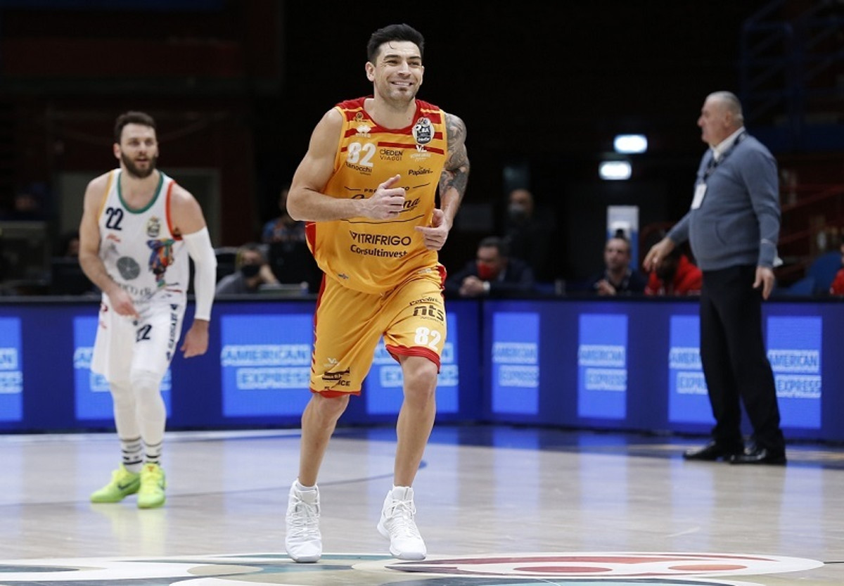Final 8 Ιταλίας: Στον τελικό το Πέζαρο του Ντελφίνο, 74-69 την Μπρίντιζι