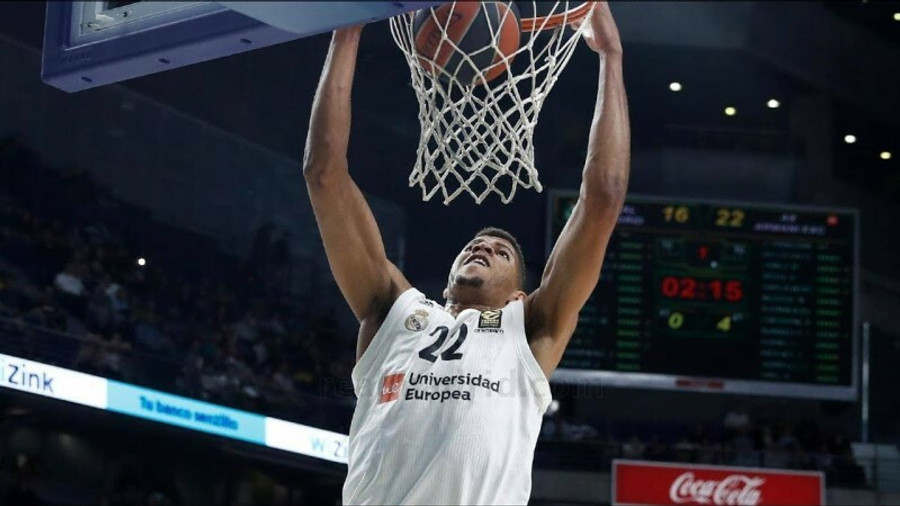 Ο Ταβάρες &#039;&#039;σκεπάζει&#039;&#039; τα καλάθια στο Final 4 (vid)