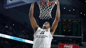 Ο Ταβάρες &#039;&#039;σκεπάζει&#039;&#039; τα καλάθια στο Final 4 (vid)