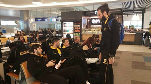 Τα &quot;φώτο-κλικς&quot; της αναχώρησης της ΑΕΚ για Γαλλία