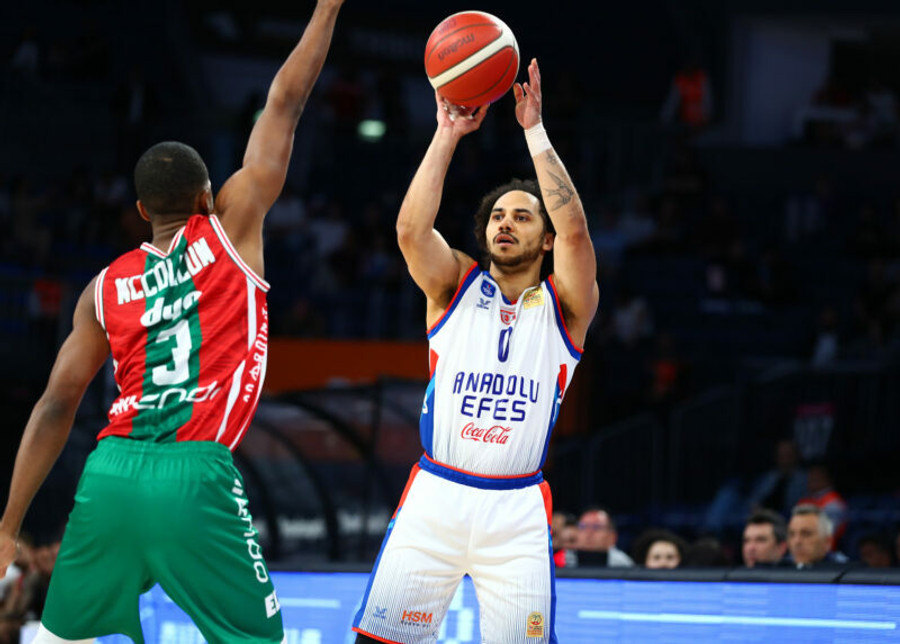 Εφές-Καρσίγιακα 103-80: &quot;Καθάρισε&quot; στο 3ο δεκάλεπτο και έκανε το 1-0 (vid)