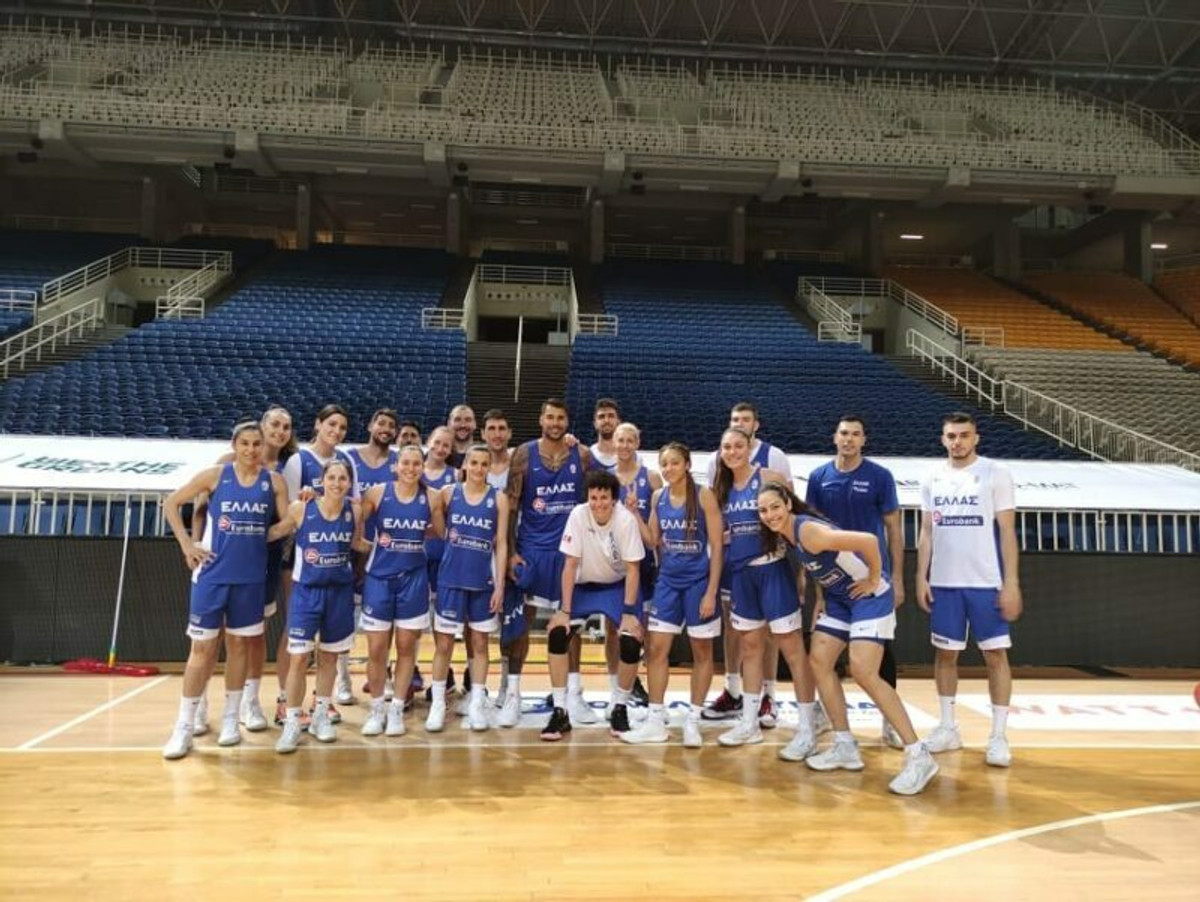 Η φωτογραφία των Εθνικών μας ομάδων στο ΟΑΚΑ