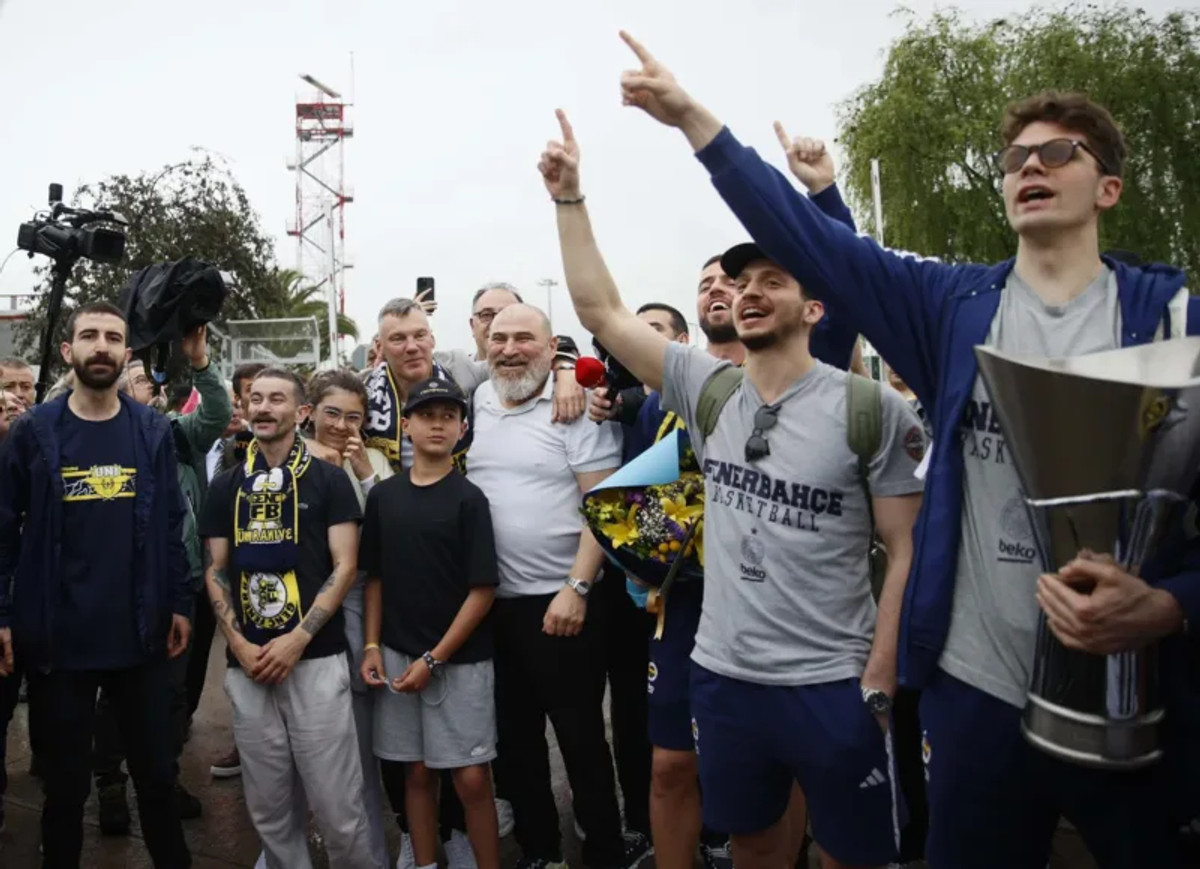 Φενέρμπαχτσε: Αποθέωση στην Κωνσταντινούπολη για τους Πρωταθλητές Ευρώπης (pics &amp; vids)