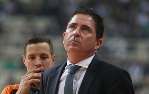 Πασκουάλ: Χαμένες βολές και ριμπάουντ... -Σάρας: Ευχαριστώ, ευχαριστώ, ευχαριστώ! (video)