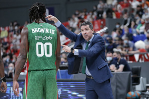 Δεύτερο διπλό της Ούνικς, 79-69 τη Λοκομοτίβ και φουλ για τελικούς!