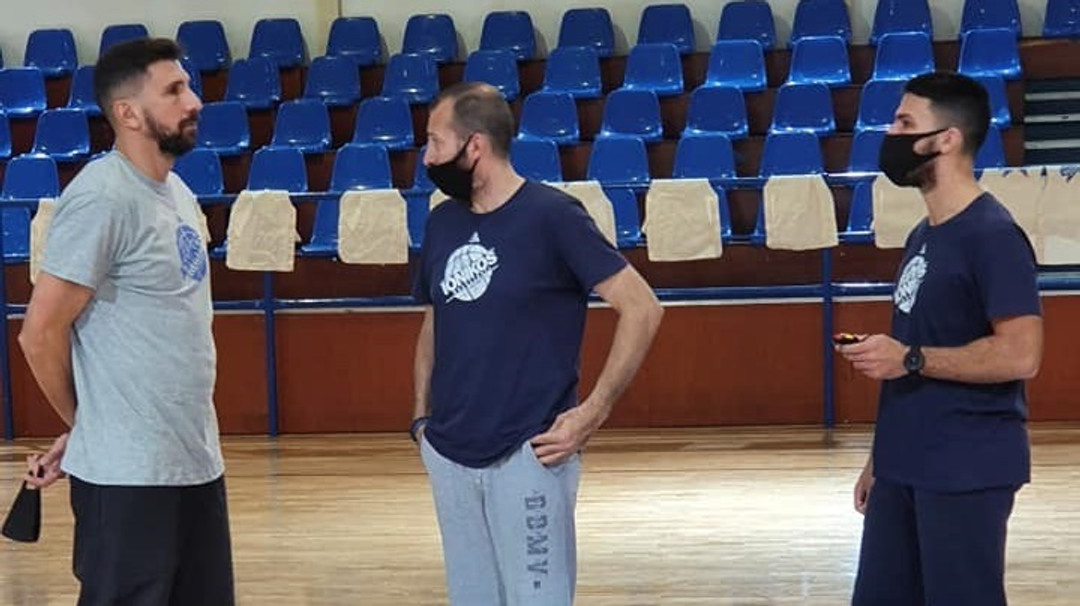 Μάριος Μπατής: Επέστρεψε ως προπονητής στον Ιωνικό (pics)