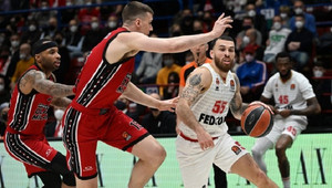 EuroLeague: MVP Μαρτίου ο Μάικ Τζέιμς (vid)