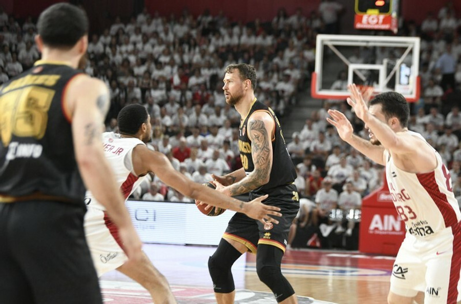 LNB Pro A: Ο Μοτεγιούνας κρατούσε τη... σκούπα, 85-71 η Μονακό την Μπουρζ και πήγε τελικό (vid)