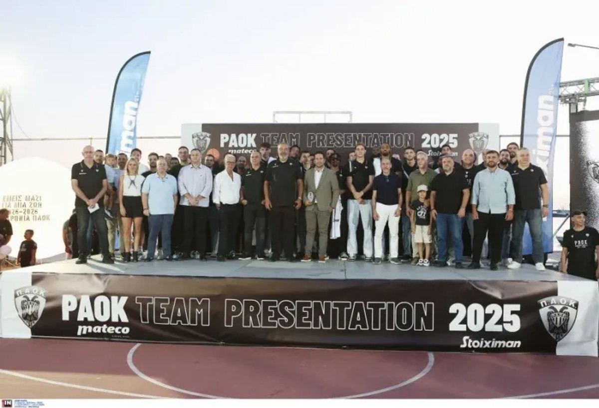 ΠΑΟΚ: Αποθέωση στην παρουσίαση της ομάδας - Τι είπε ο Θ. Χατζόπουλος για την ΚΑΕ (pics)