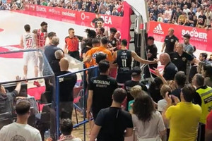 Επεισοδιακή αναμέτρηση Ερυθρός Αστέρας-Παρτιζάν και &quot;Γιαμπουσέλε&quot; το σύνθημα στον Έξουμ!