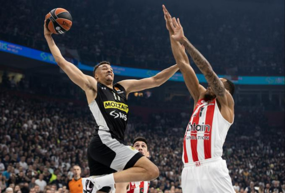 Το poster dunk του Έξουμ στον Μπολομπόι κορυφαία φάση της σεζόν στη EuroLeague (vid)