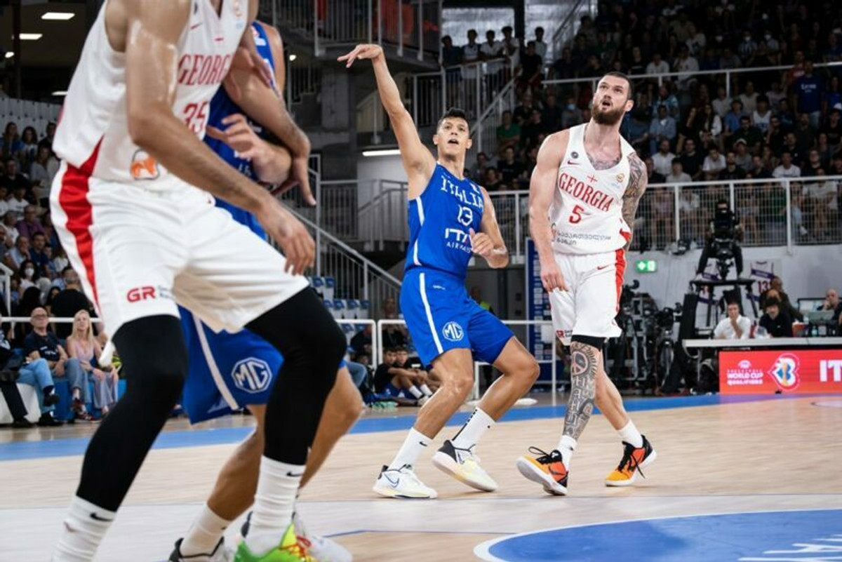 Δύσκολα η Ιταλία 91-84 τη Γεωργία, αλλά αγωνιά για τον τραυματισμό του Γκαλινάρι! (video)