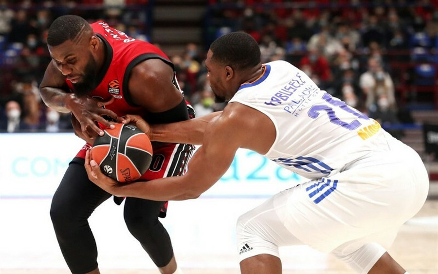 Αρμάνι Μιλάνο-Ρεάλ Μαδρίτης 73-75: Κρίθηκε στο σουτ! (pics & vid)