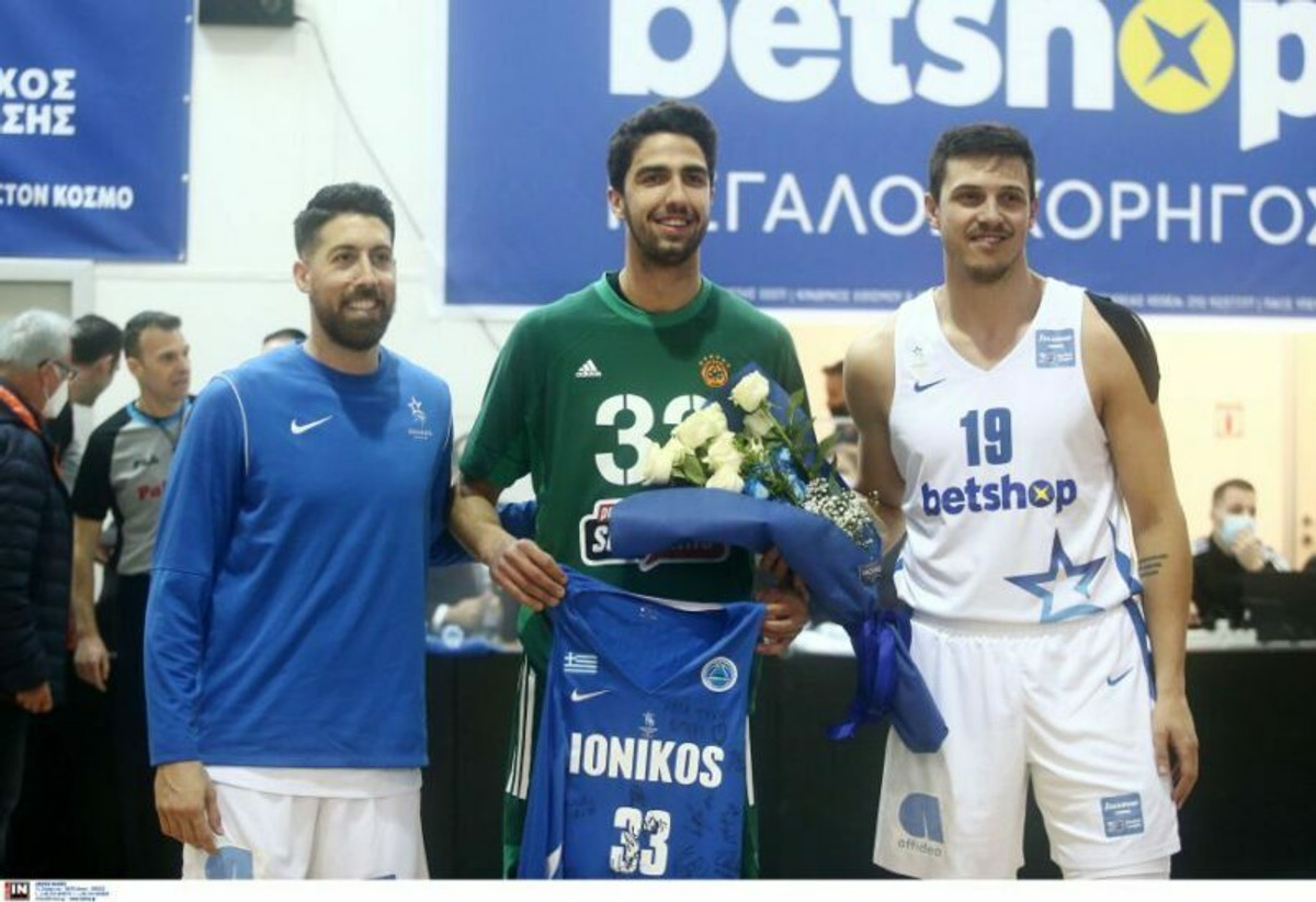 Ιωνικός: Τίμησε τον Νίκο Χουγκάζ (pics)