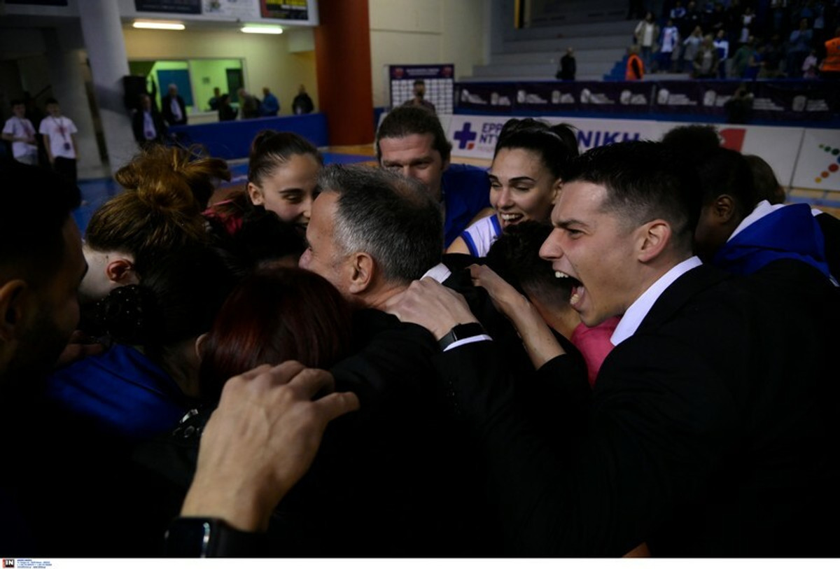 Σίμος: &quot;Τα κορίτσια έδωσαν την ψυχή τους&quot; - Νανάκος: &quot;Δεν είχαμε το πάθος που θέλαμε&quot;