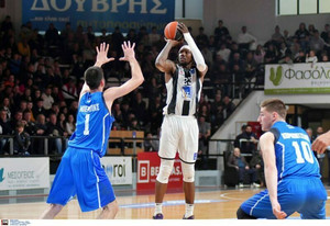 Καρδίτσα: Τέβιν Μακ αντί Μίτσελ Σμιθ