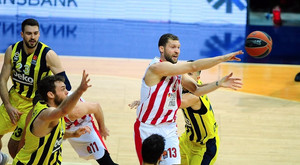 Ήττα στην Τουρκία για τον Ολυμπιακό 90-75 από τη Φενέρμπαχτσε
