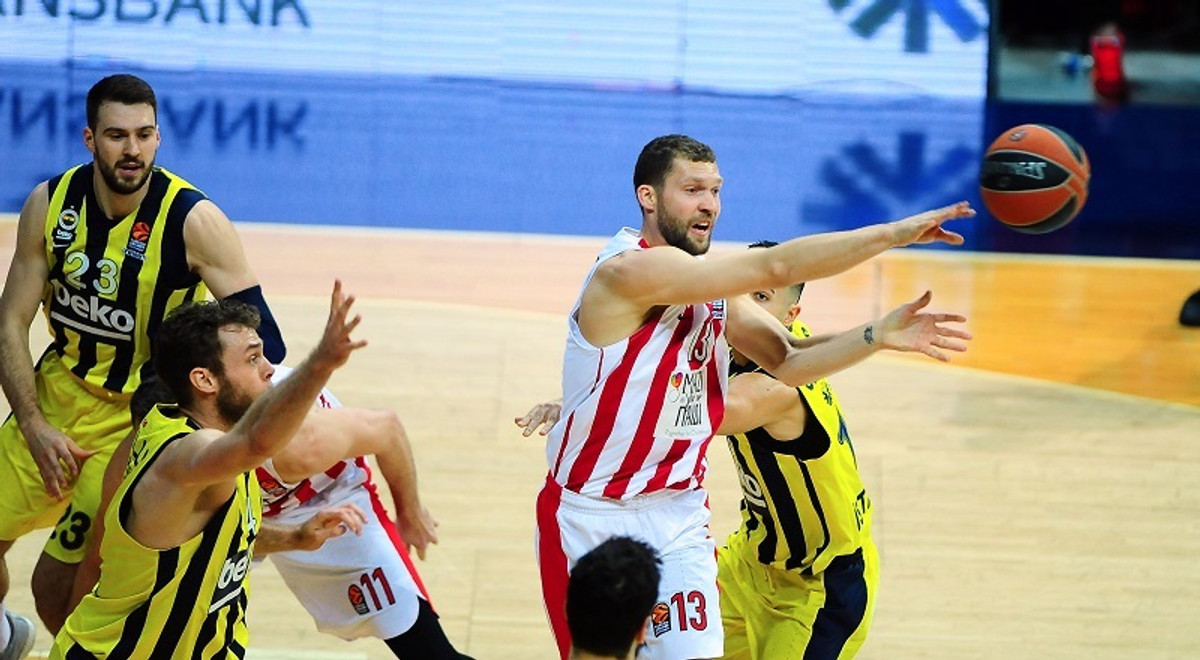 Ήττα στην Τουρκία για τον Ολυμπιακό 90-75 από τη Φενέρμπαχτσε