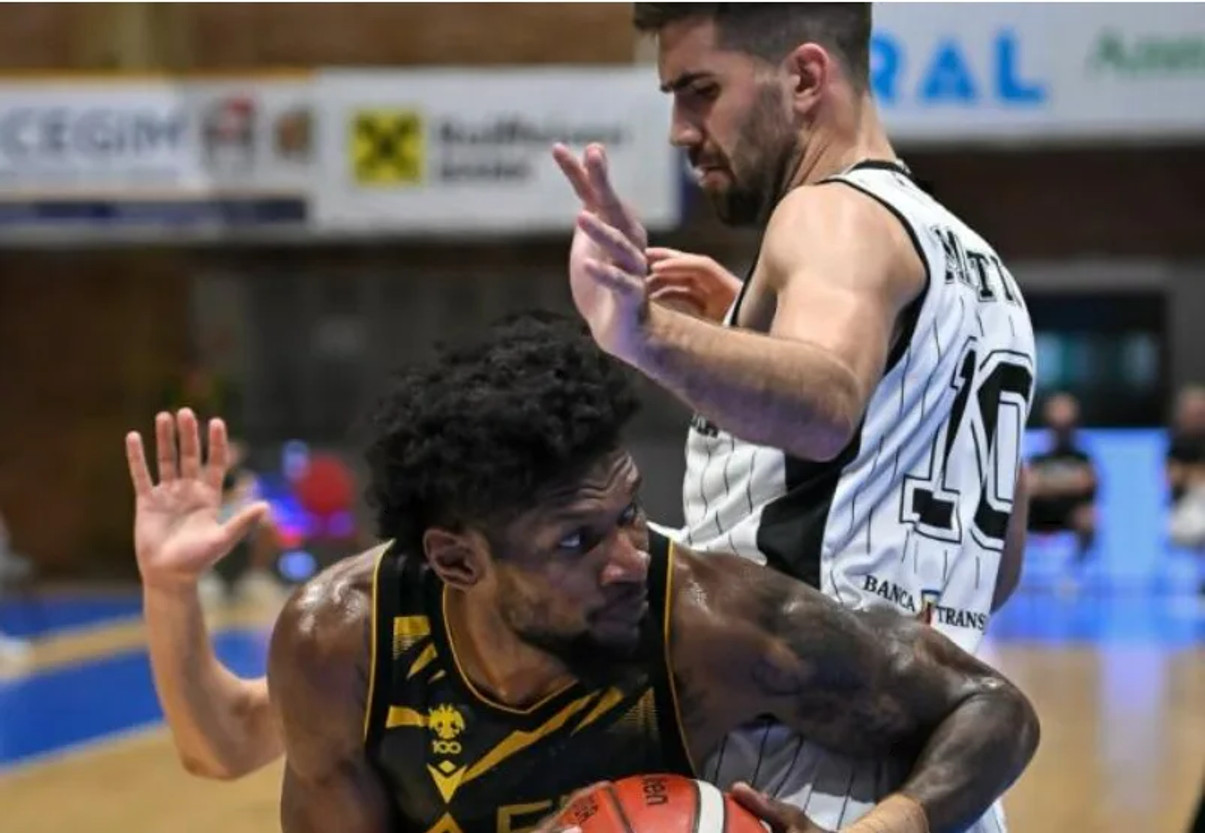 Ήττα στην εκπνοή για την ΑΕΚ, 93-95 από την Κλουζ (vid)