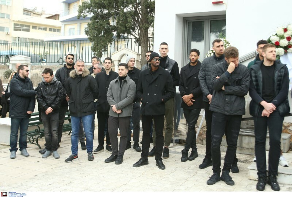 Το στερνό &quot;αντίο&quot; του Ολυμπιακού στον Νταή, παρόντες οι Παπαπέτρου - Αθηναίου (gallery)