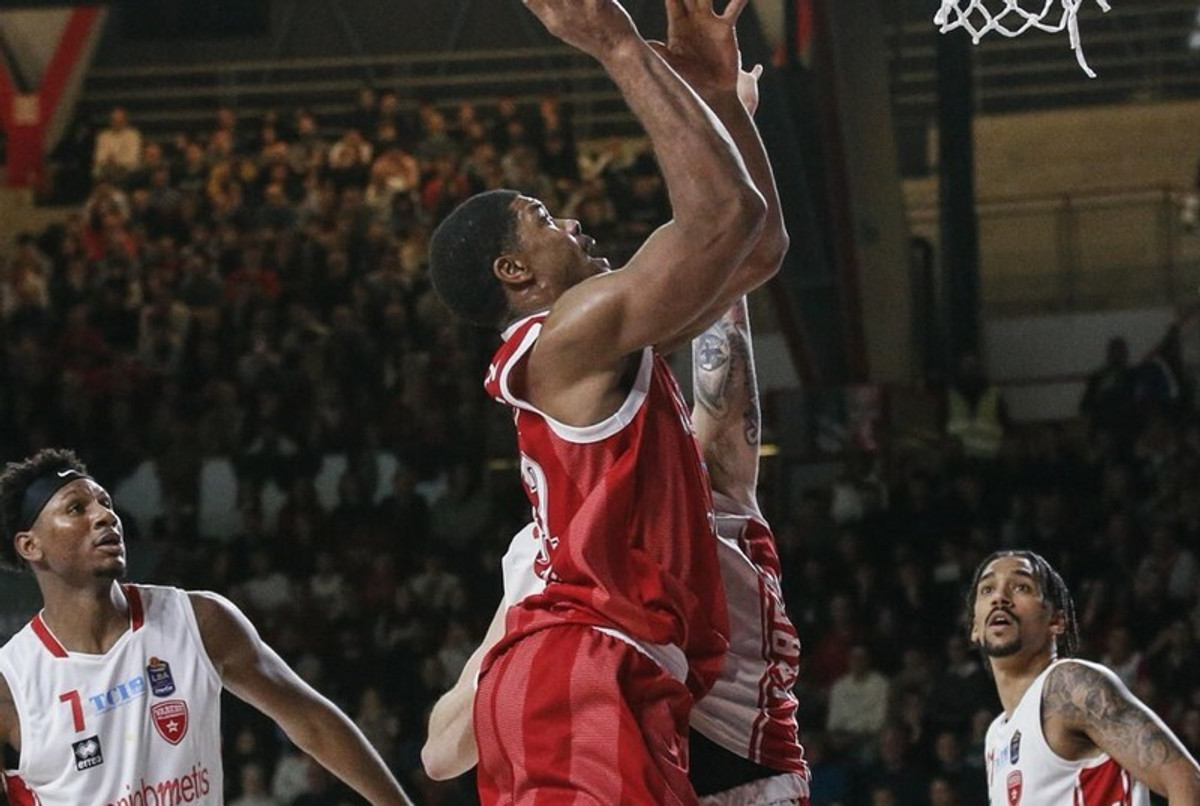 Η Μιλάνο 74-70 στο Βαρέζε με Σιλντς-Μπάρον, αλλά χωρίς Μεσίνα (vid)