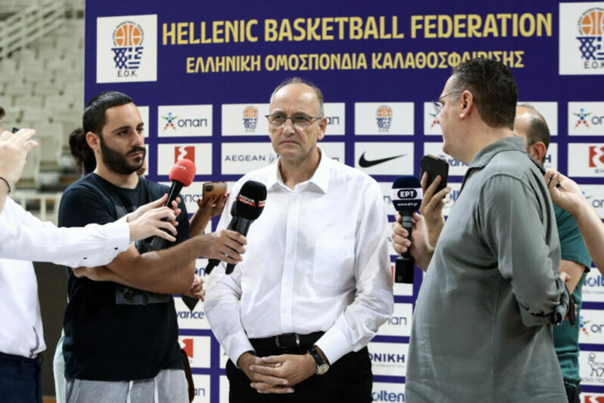 Β. Λιόλιος: &quot;Το ήθελαν πολύ όλοι να είναι στην Εθνική ομάδα&quot; (vid)