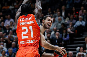Άτρωτη και στη Βαλένθια η Ρεάλ, 76-73 και 7-0! (vid)