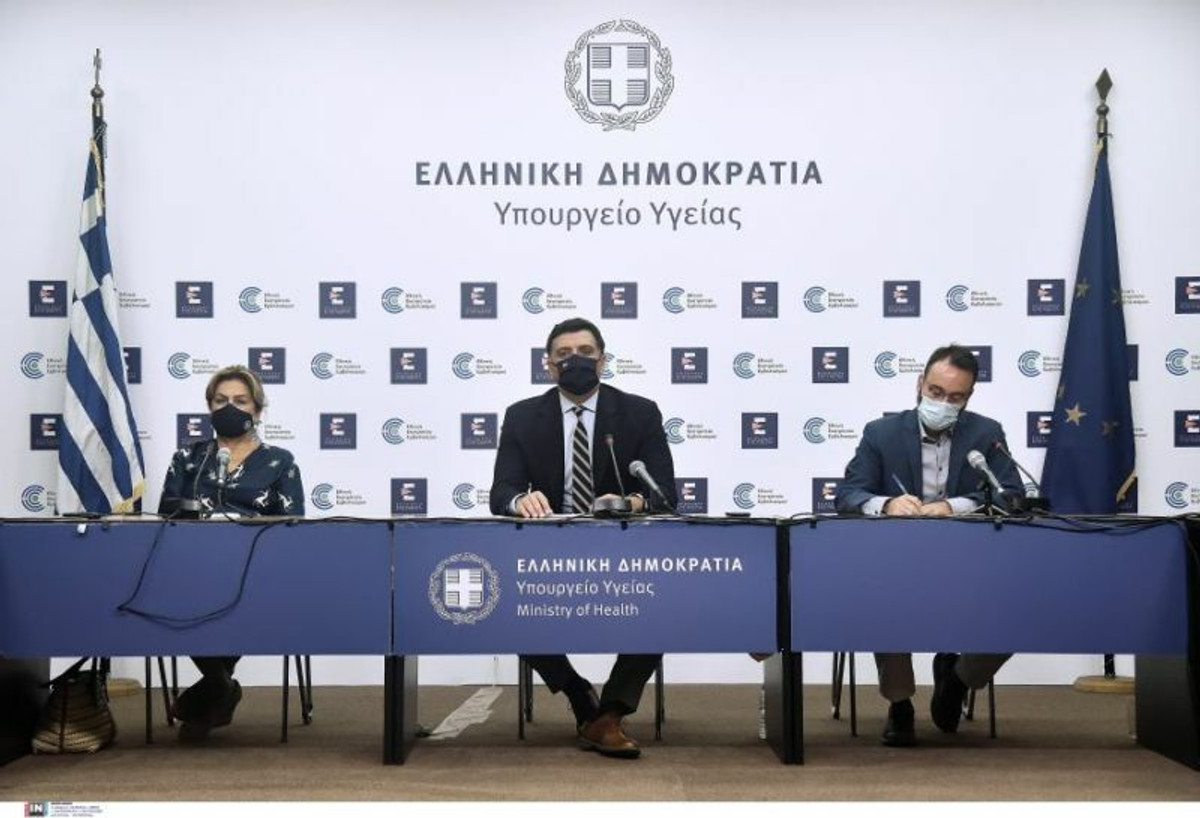 Βασίλης Κικίλιας: Μόνο εμβολιασμένοι και νοσήσαντες στα γήπεδα