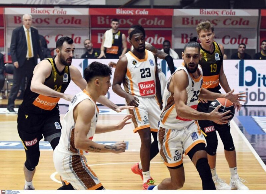 Προμηθέας-ΑΕΚ 84-76: Επεισόδια, αποβολές και εκκένωση (gallery & vids)