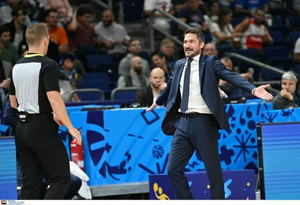 Τζιανμάρκο Ποτσέκο: Οι αντιδράσεις και το... κυνήγι στους διαιτητές μετά τον αγώνα με τη Γαλλία (pics &amp; vid)