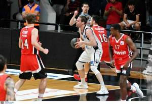 Μπόγρης: &quot;Να τελειώνει το ελληνικό πρωτάθλημα, το πανηγυράκι&quot; (vids)