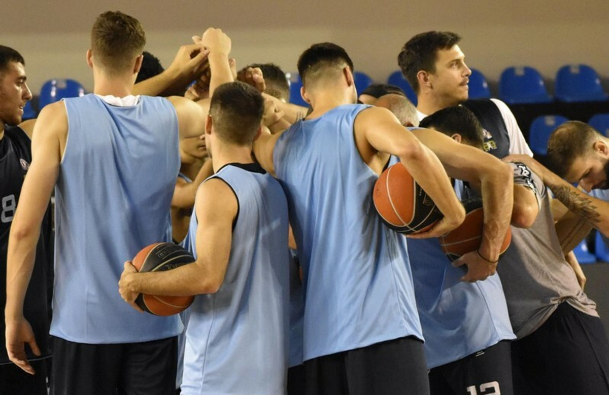 Κολοσσός: Οι αριθμοί των παικτών και ο... ενθουσιασμένος Περάντες (pics)