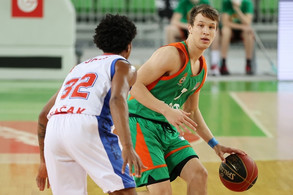 Απίθανο buzzer 18χρονου από τη μια ρακέτα στην άλλη στο Τσεντεβίτα/Ολίμπια-Μπόρατς (video)
