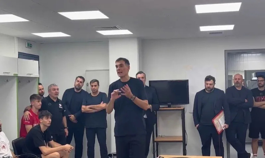 Ομιλία Μπαρτζώκα στα αποδυτήρια: "Δείξαμε χαρακτήρα - Κανένας πανηγυρισμός" (video)