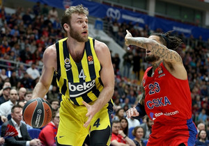 Η Φενέρμπαχτσε διέλυσε 89-56 την Τόφας χωρίς Σλούκα, Βέσελι, Ντατόμε και Λοβέρν!