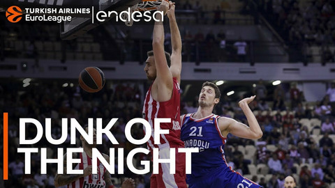 EuroLeague: Ο Μιλουτίνοβ έκανε το κάρφωμα της βραδιάς (videos)