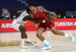 Ιστορικό διπλό για την Αρμάνι Μιλάνο 80-76 τη Ρεάλ στη Μαδρίτη!
